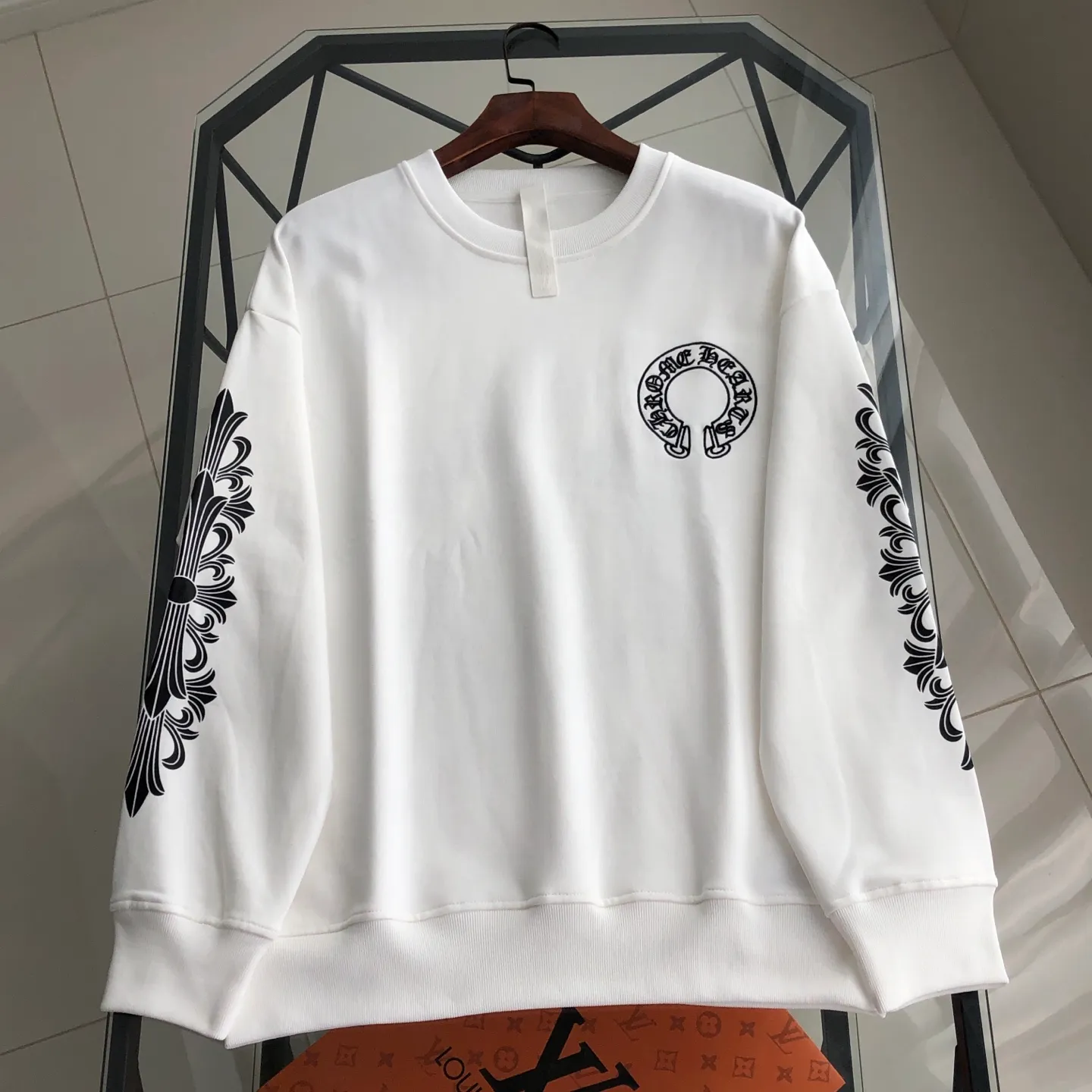 Chrome Hearts 2026New Arrival logo ⚠️ ⚠️ Quality⚠️ Same Style g Classiclogo Versatile Same Style ：Black White Size ：XS L XS ： 59.5 114 69.5 53 S ： 61.5 118 71 54.5 M ： 63.5 122 72.5 55.5 L ： 65.5 126 74 56.5
